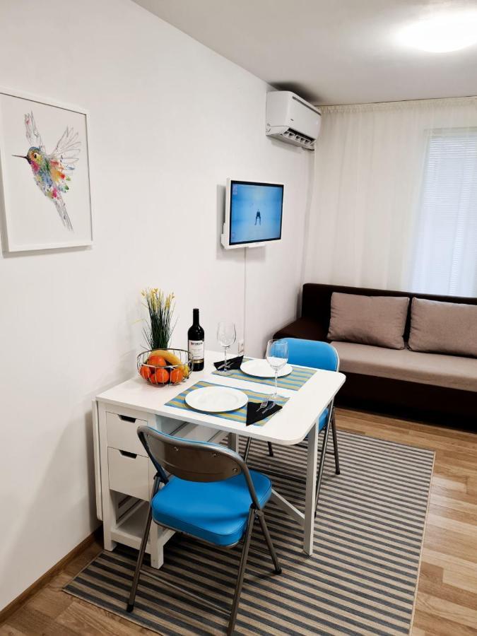 Aloha Apartment Burgas Bagian luar foto