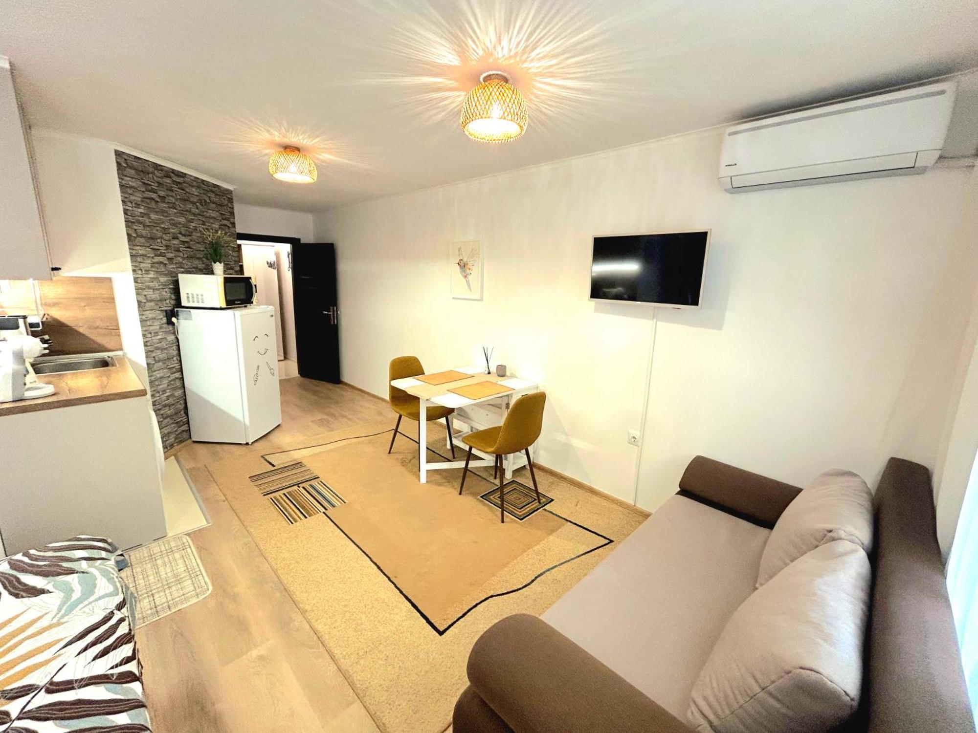 Aloha Apartment Burgas Bagian luar foto