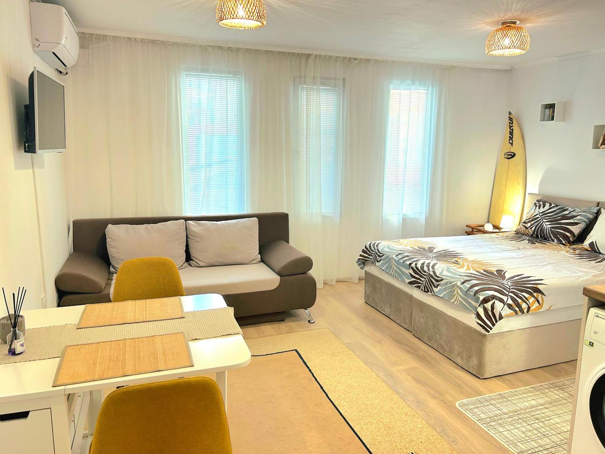Aloha Apartment Burgas Bagian luar foto