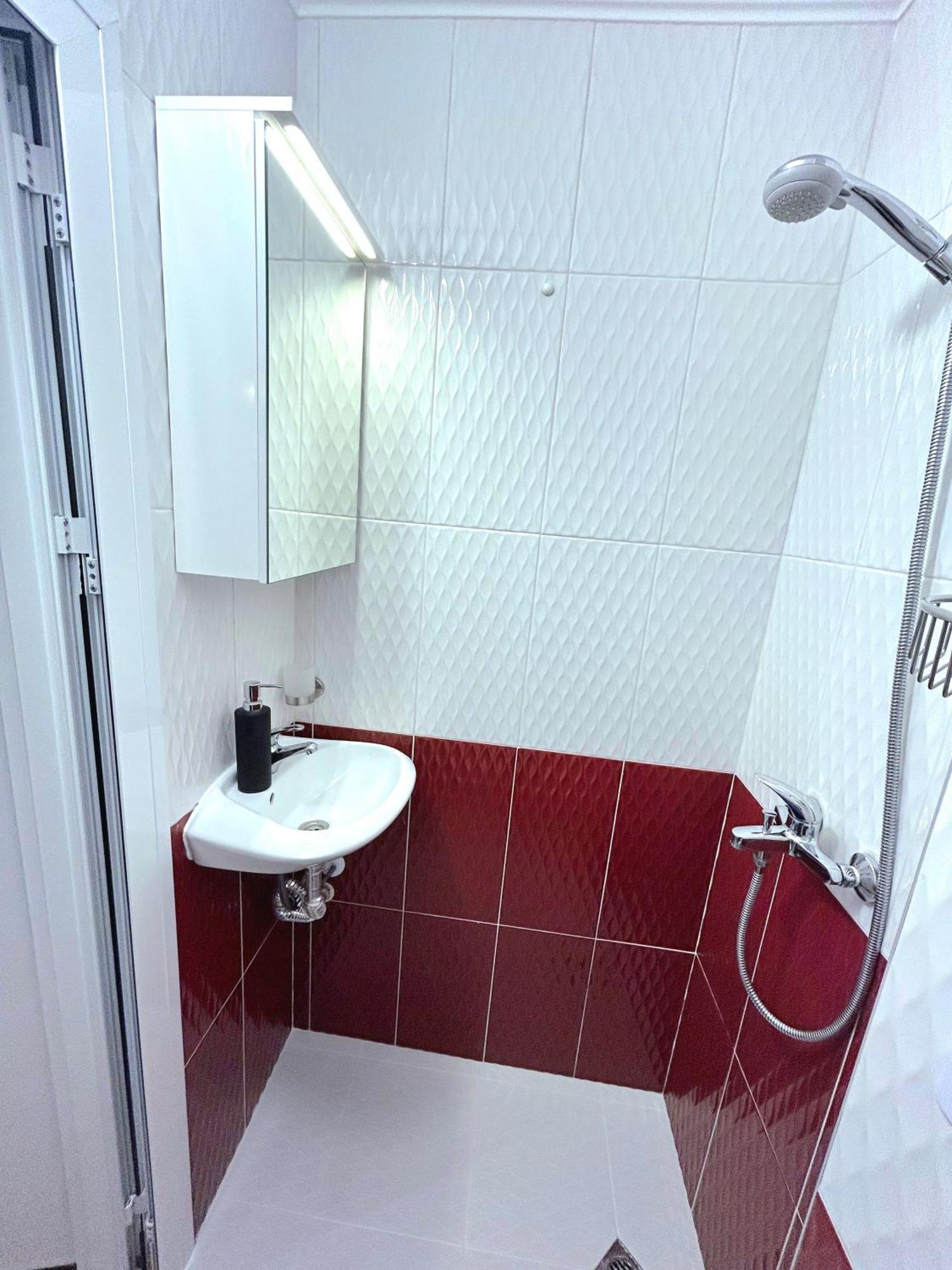 Aloha Apartment Burgas Bagian luar foto