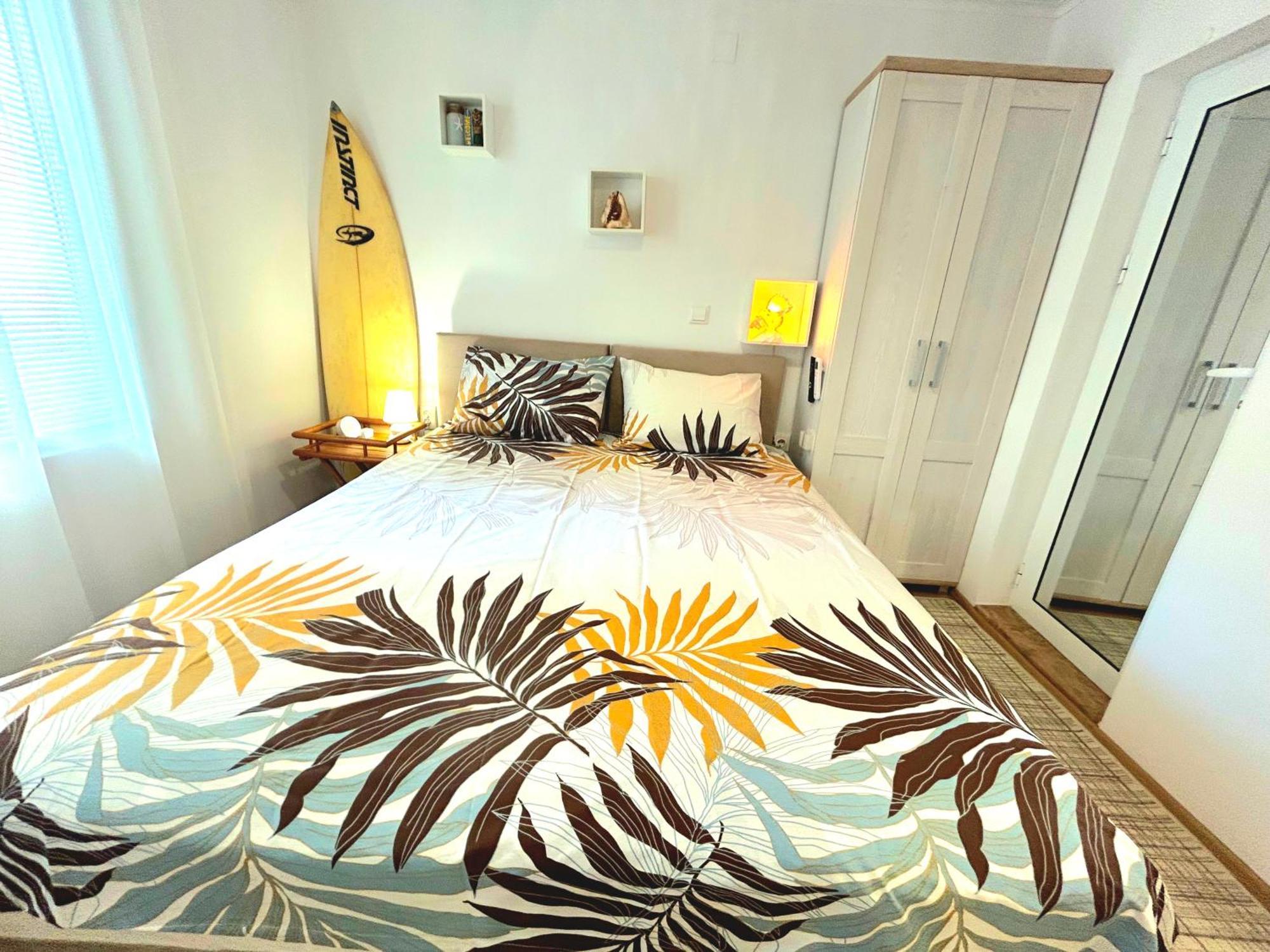 Aloha Apartment Burgas Bagian luar foto